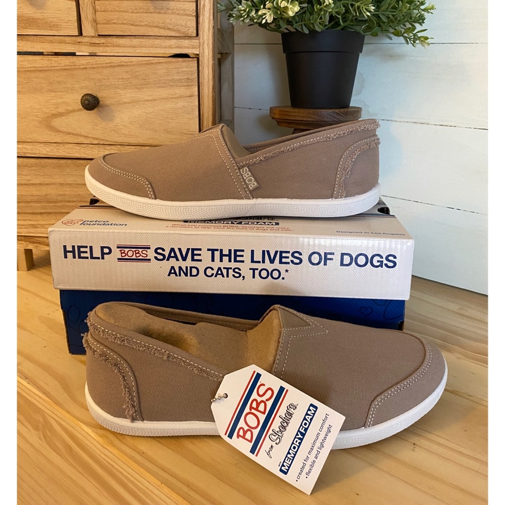 NIB! Skechers BOBS Sailor & Siren Slip-On Sneakers
